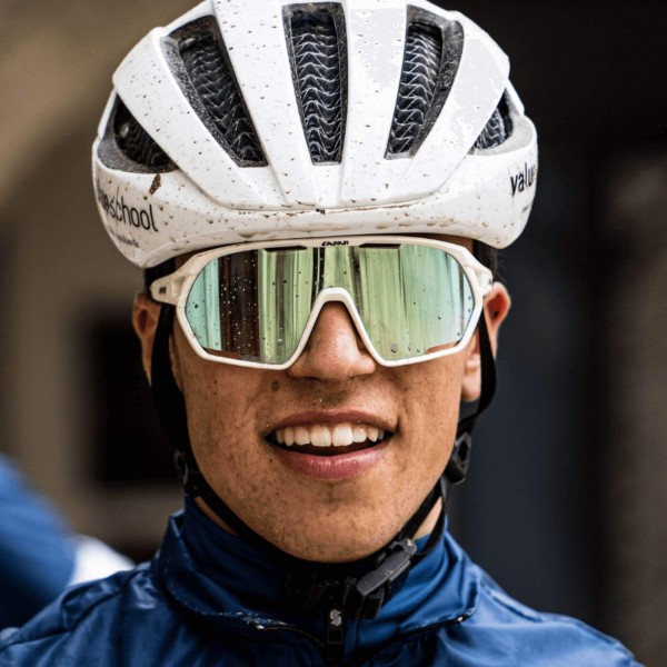 Paradiso EASSUN Radsportbrille, Sonnenbrille CAT 3, Rutschfest und Verstellbar mit Belüftungssystem, Weiß und Blau