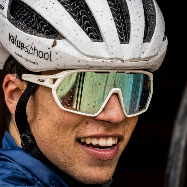 Paradiso EASSUN Radsportbrille, Sonnenbrille CAT 3, Rutschfest und Verstellbar mit Belüftungssystem, Weiß und Blau